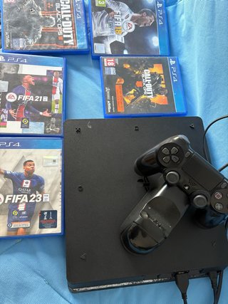 Consola PS4 Negra + Mando + Juegos