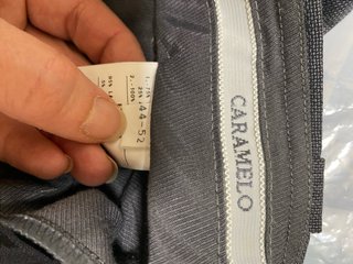 Traje de caballero gris Caramelo