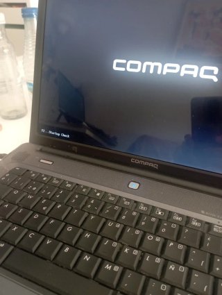 Compaq Intel Celeron Portátil 2.13GHz