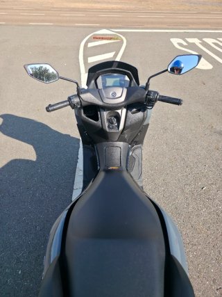 Yamaha NMAX 125 Scooter Gris/Negro