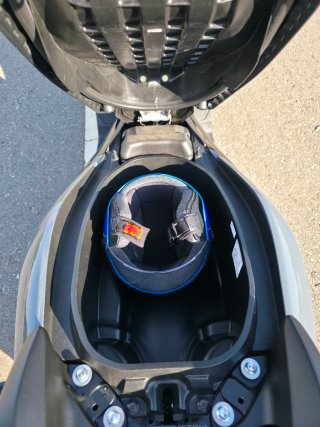 Yamaha NMAX 125 Scooter Gris/Negro