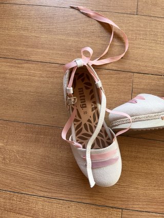 Zapatos de mujer beige y rosa