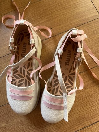 Zapatos de mujer beige y rosa
