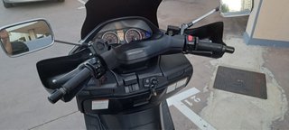 Suzuki Burgman 400cc Negra en buen estado