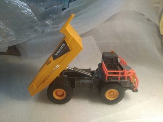Lote 2 Miniaturas Camiones Obra Escala 1/45