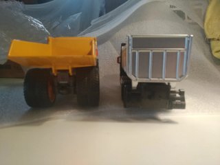 Lote 2 Miniaturas Camiones Obra Escala 1/45
