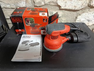 Lijadora Rotoorbital Black+Decker BEW210