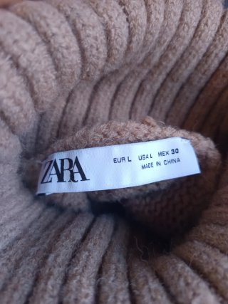 Chaleco de punto Zara camel con cuello alto