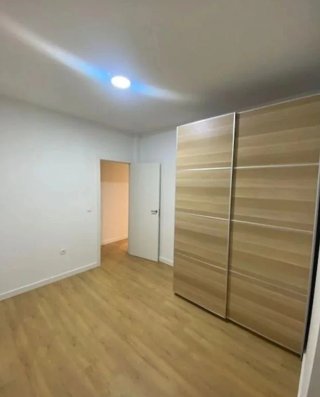 Se alquila piso