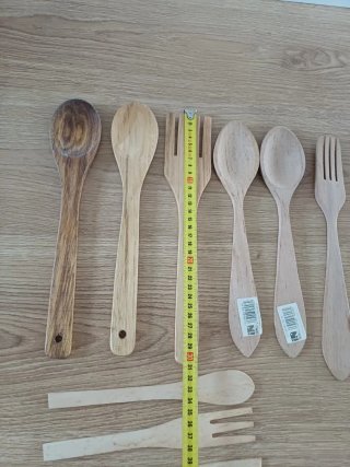 Juego cubiertos madera, 3€ todos
