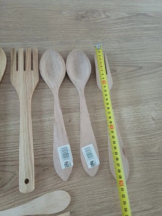Juego cubiertos madera, 3€ todos