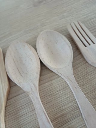 Juego cubiertos madera, 3€ todos