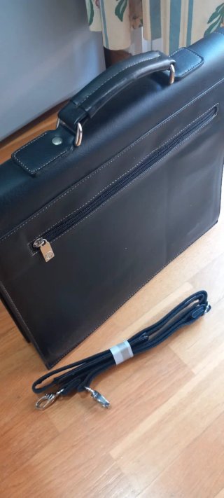 Cartera porta documentos negra