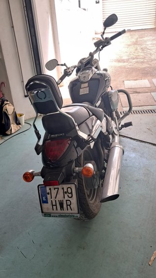 Suzuki Intruder M800 Negra Bateria nueva cambiada