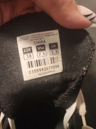 Zapatillas altas negras y blancas