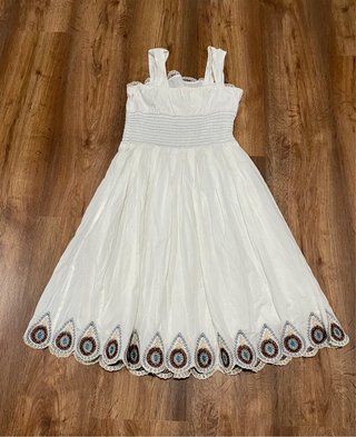 Vestido blanco bordado verano