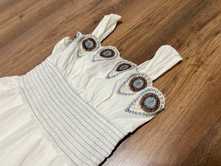 Vestido blanco bordado verano