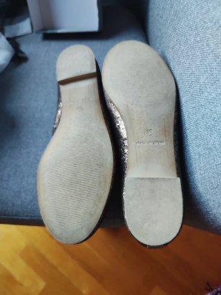 Zapatos dorados con brillos Usado 2 veces