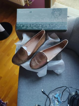 Zapatos dorados con brillos Usado 2 veces