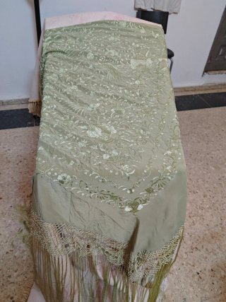 Mantón de Manila verde oliva
