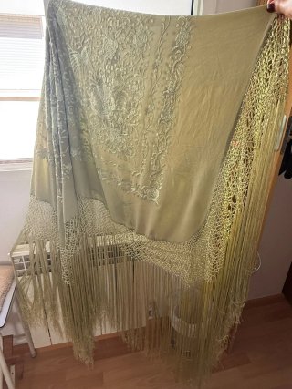 Mantón de Manila verde oliva