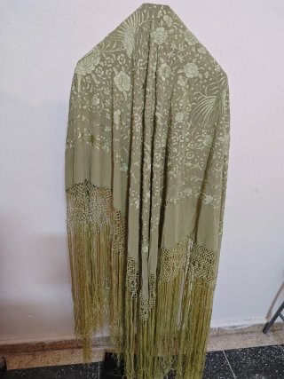 Mantón de Manila verde oliva