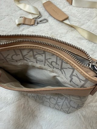 Bolso Calvin Klein Beige y Plateado
