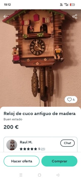 Reloj de cuco antiguo de madera