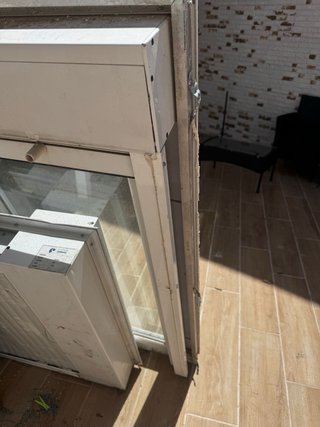 Ventanas + Puerta aluminio con mosquiteras