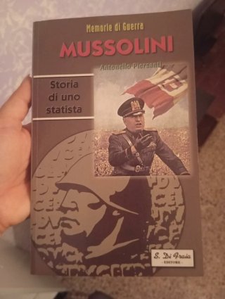 VHS e libri Mussolini
