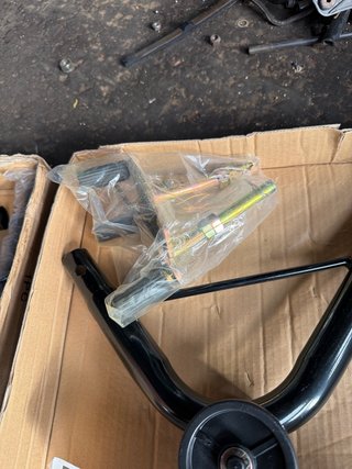 Caballete delantero Puig 4348N
