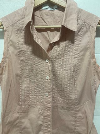 Camisa rosa sin mangas