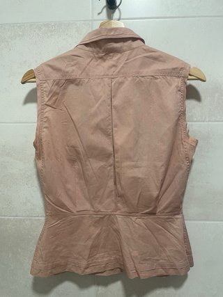 Camisa rosa sin mangas