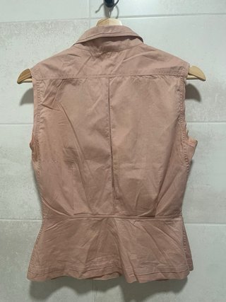Camisa rosa sin mangas