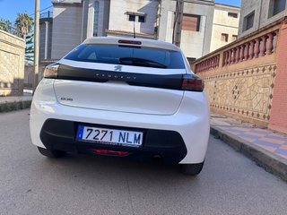 Peugeot 208 2021