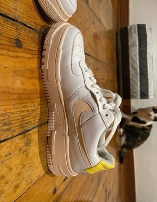 Nike Air Force 1 Pixel