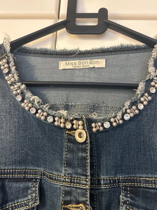 Cazadora vaquera Miss Bonbon con pedrería
