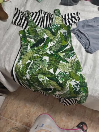 Vestido H&M hojas verdes