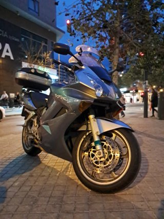 Honda VFR 800 Plata