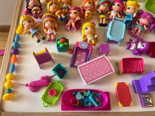 Lote de figuras y accesorios Pin y Pon