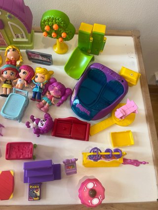Lote de figuras y accesorios Pin y Pon