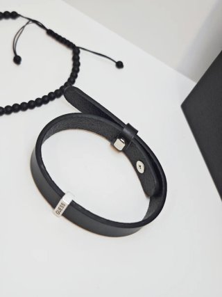 Conjunto Guess Pulsera Negra y Corazón