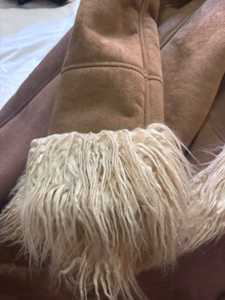 Abrigo largo pelo beige y marrón