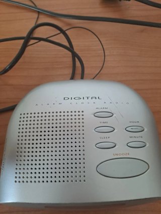 Radio Despertador Digital Derens AM/FM