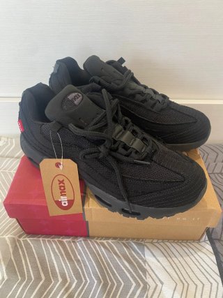 Nike Air Max 95 x Levi's Negras
