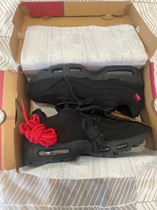 Nike Air Max 95 x Levi's Negras