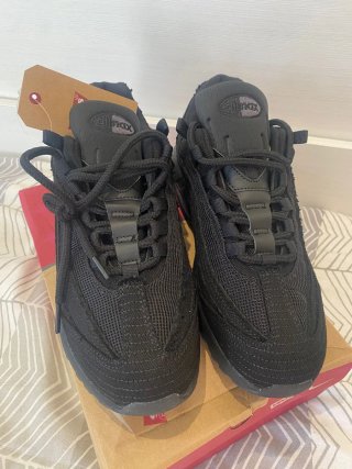 Nike Air Max 95 x Levi's Negras
