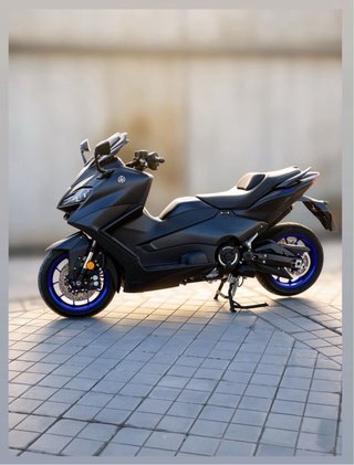 Yamaha Tmax 560 Negra
