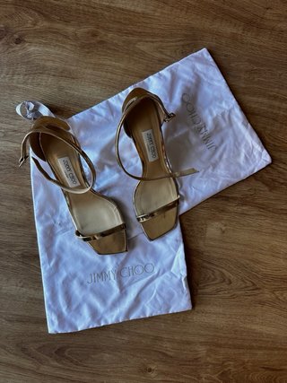 Tacones Jimmy Choo Dorados