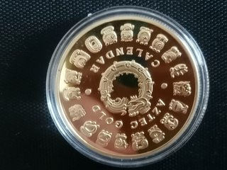 Moneda Calendario Azteca Dorada